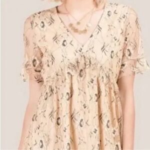 Francesca’s Beige Lace Dress